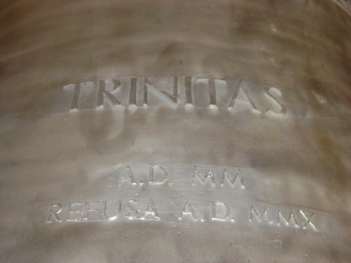 Abbaye de St Maurice - Trinitas - inscription.JPG