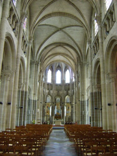 La Ferté Macé église intérieur.JPG