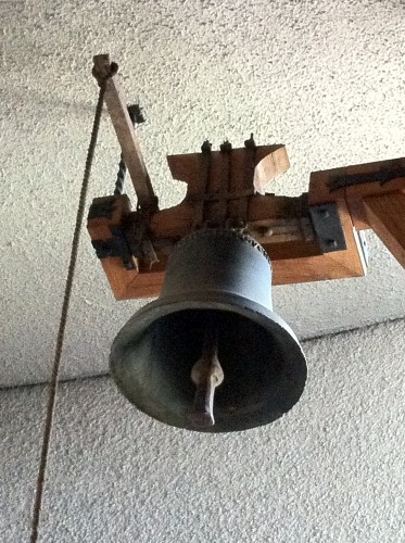 Oberkirch ancienne petite cloche.JPG