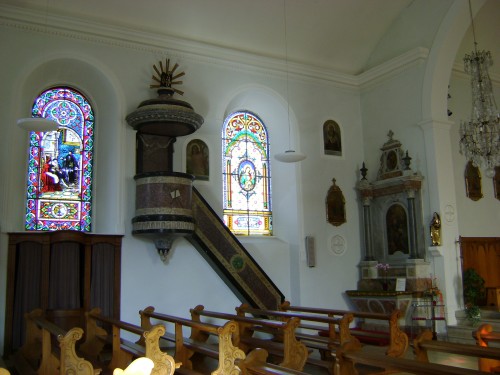 Vuisternens-en-Ogoz église intérieur chaire.JPG