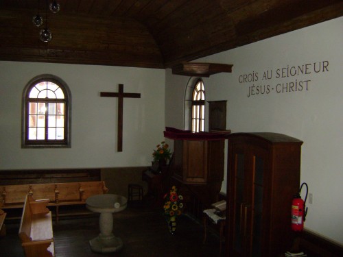 Bémont chapelle intérieur.JPG